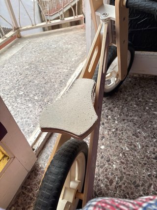 Bicicleta de madera para niños
