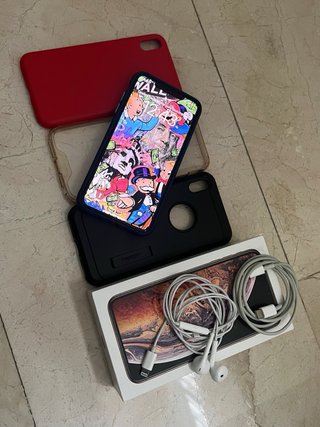 iPhone XS Max 64GB con accesorios