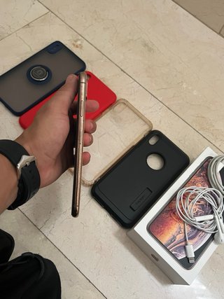 iPhone XS Max 64GB con accesorios
