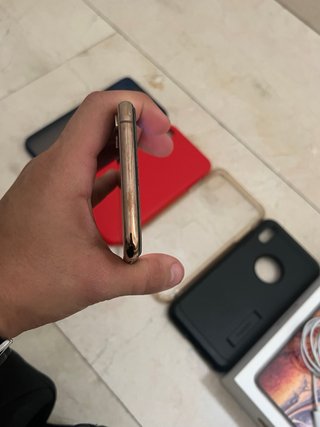 iPhone XS Max 64GB con accesorios
