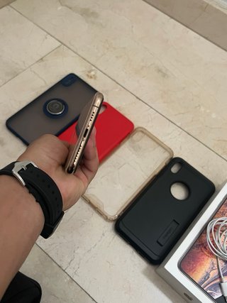 iPhone XS Max 64GB con accesorios