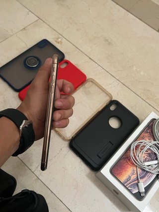iPhone XS Max 64GB con accesorios