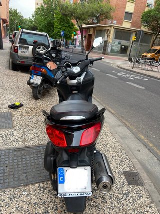 Yamaha X-MAX YP250R Maxi Scooter Negra