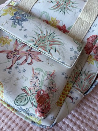 Mochila floral multicolor