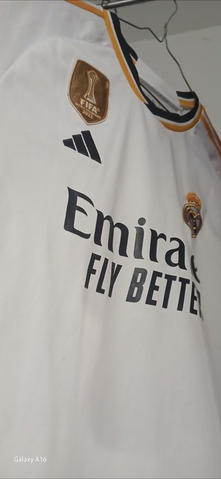 4 Camisetas de fútbol Hummel Talla XL 15€por model