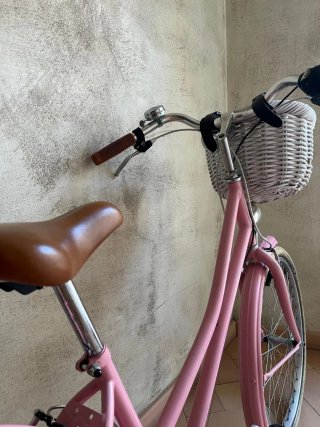 Oferta !!! Bicicleta rosa paseo con cesta Victoria