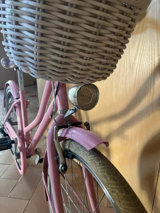 Oferta !!! Bicicleta rosa paseo con cesta Victoria