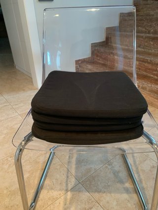 Sillas transparentes Ikea