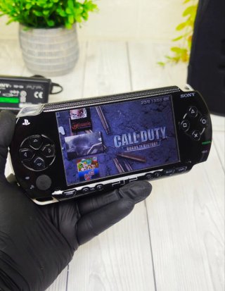 Consola Sony PSP Negra con Funda y Tarjeta 64GB