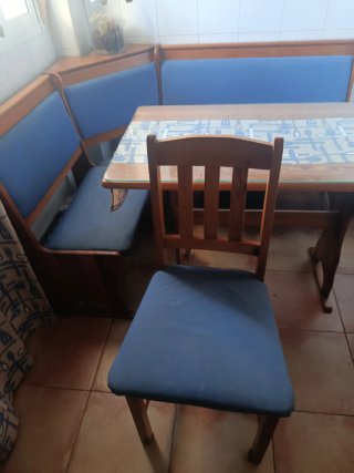 Rinconera de cocina con 2 sillas