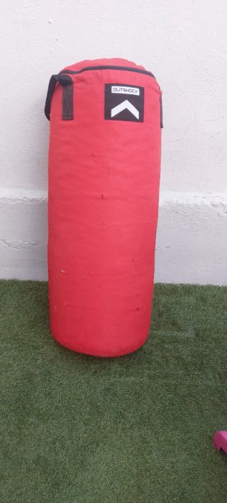 Saco de boxeo grande rojo