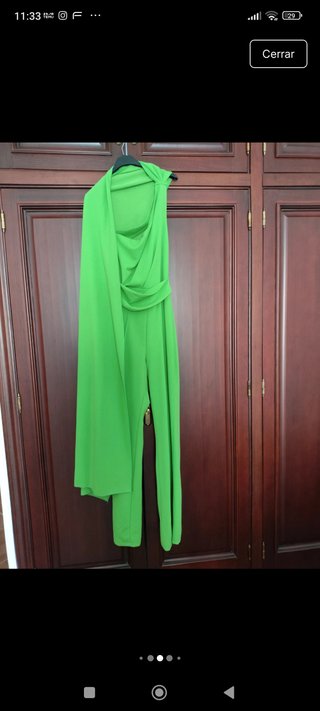 Mono elegante verde talla unica.