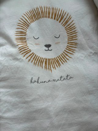 Nido para bebé con diseño de león