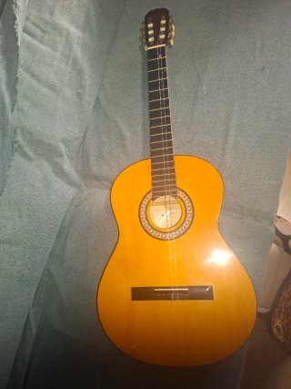 Guitarra española sin cuerdas
