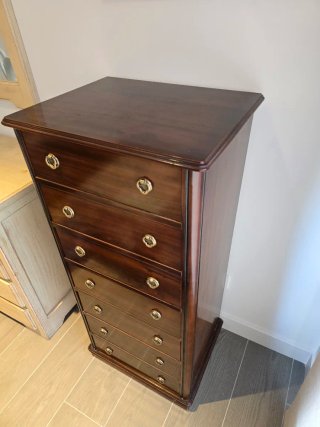Mueble. Sinfonier/ cómoda Caova . Marrón