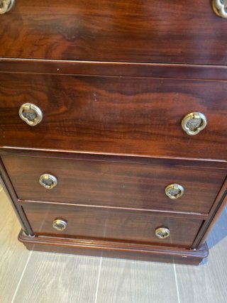 Mueble. Sinfonier/ cómoda Caova . Marrón