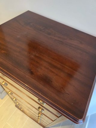 Mueble. Sinfonier/ cómoda Caova . Marrón