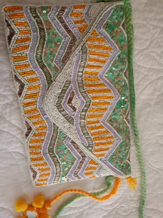Bolso de mano con abalorios y lentejuelas