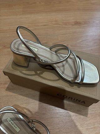Sandalias doradas CORINA verano