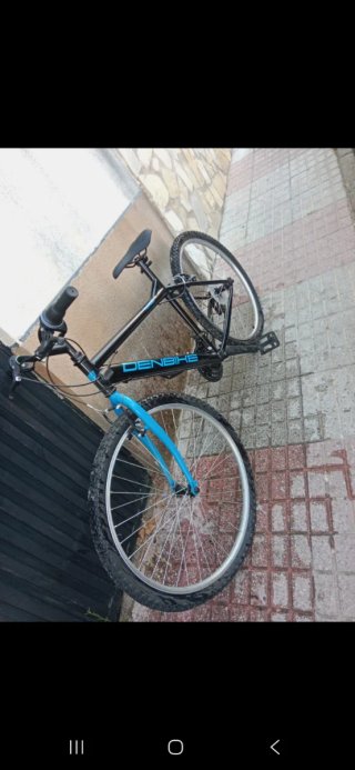 Bicicleta Negra y Azul
