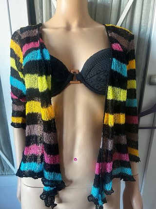 Bolero multicolor de punto fino