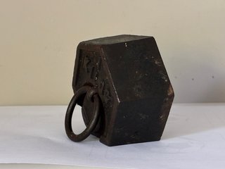 Pesa 1kg de hierro