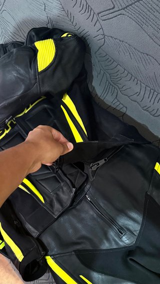 Mono de moto SHUA negro y amarillo