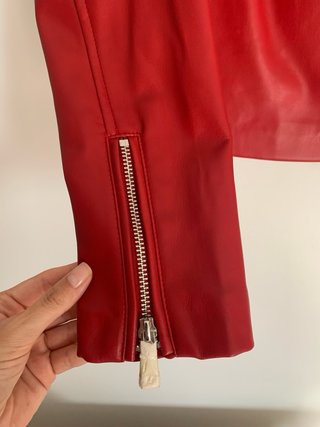 Chaqueta corta roja Mango