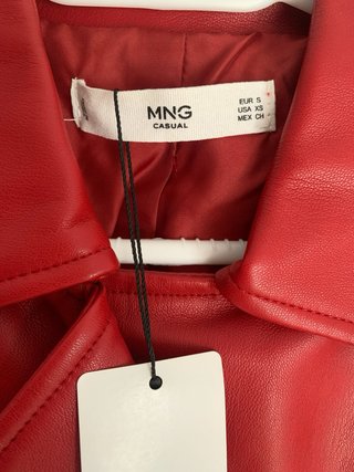 Chaqueta corta roja Mango