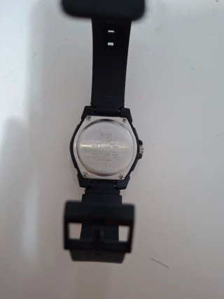 Reloj Casio HD (Heavy Duty) WR 100M + caja