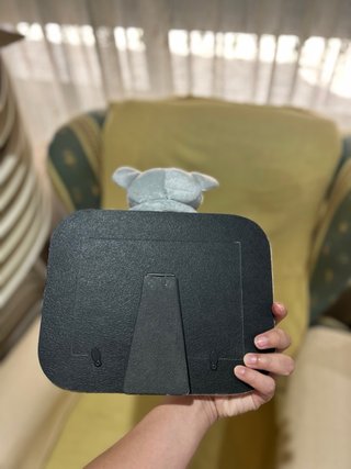 Marco de fotos peluche ratón gris