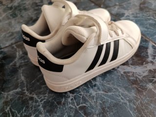 Zapatillas niño Adidas blancas talla 31