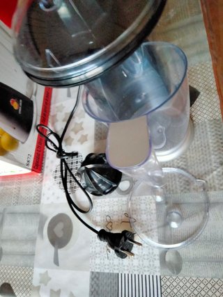 Exprimidor eléctrico Entronic 0.75L
