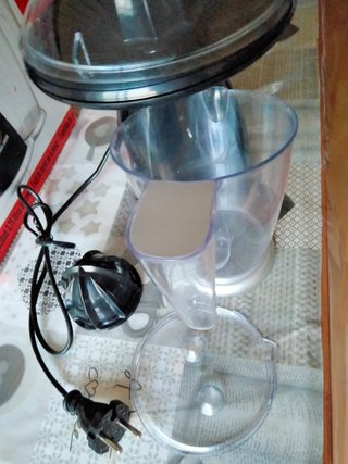 Exprimidor eléctrico Entronic 0.75L