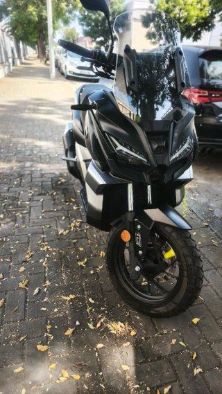 Voge Sr1 ADV Negra