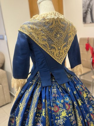 Traje de Fallera Azul y Dorado