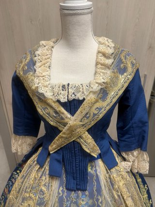 Traje de Fallera Azul y Dorado