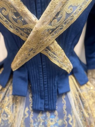 Traje de Fallera Azul y Dorado