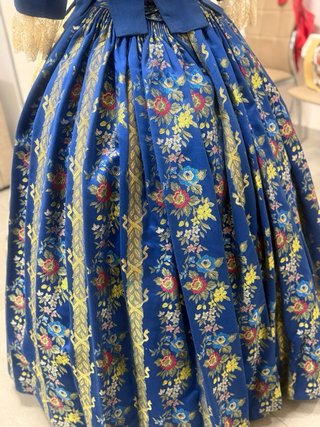 Traje de Fallera Azul y Dorado