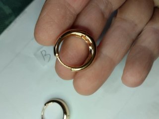 B616 Orecchini cerchio 2 cm acciaio inox oro uomo