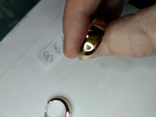 B616 Orecchini cerchio 2 cm acciaio inox oro uomo