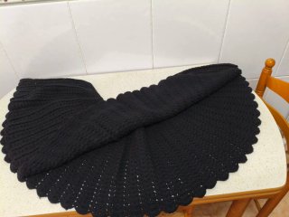 Toquilla lana negra artesanal
