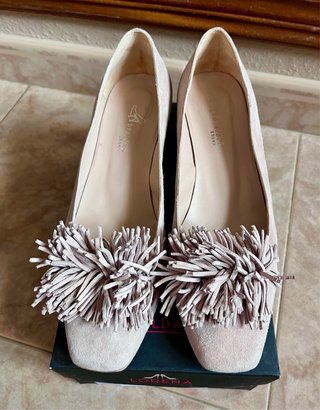 Zapatos de salón tacón bajo ante rosa palo