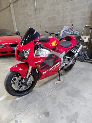 Honda VTR 1000 SP1 Roja y Negra