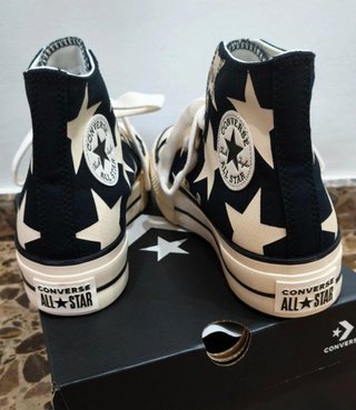 Converse Mujer Estrellas Negras y Blancas