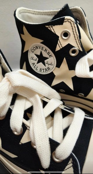 Converse Mujer Estrellas Negras y Blancas