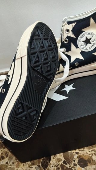 Converse Mujer Estrellas Negras y Blancas