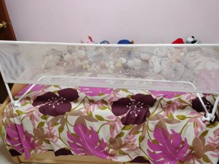 Barrera de seguridad para cama infantil blanca