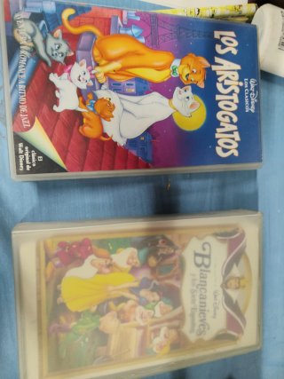 VHS Los Aristogatos y Blancanieves Disney