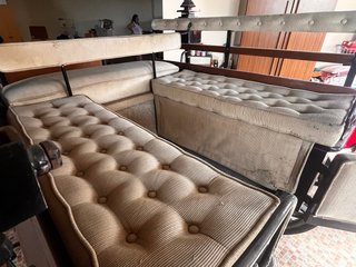 Calesa antigua de madera
